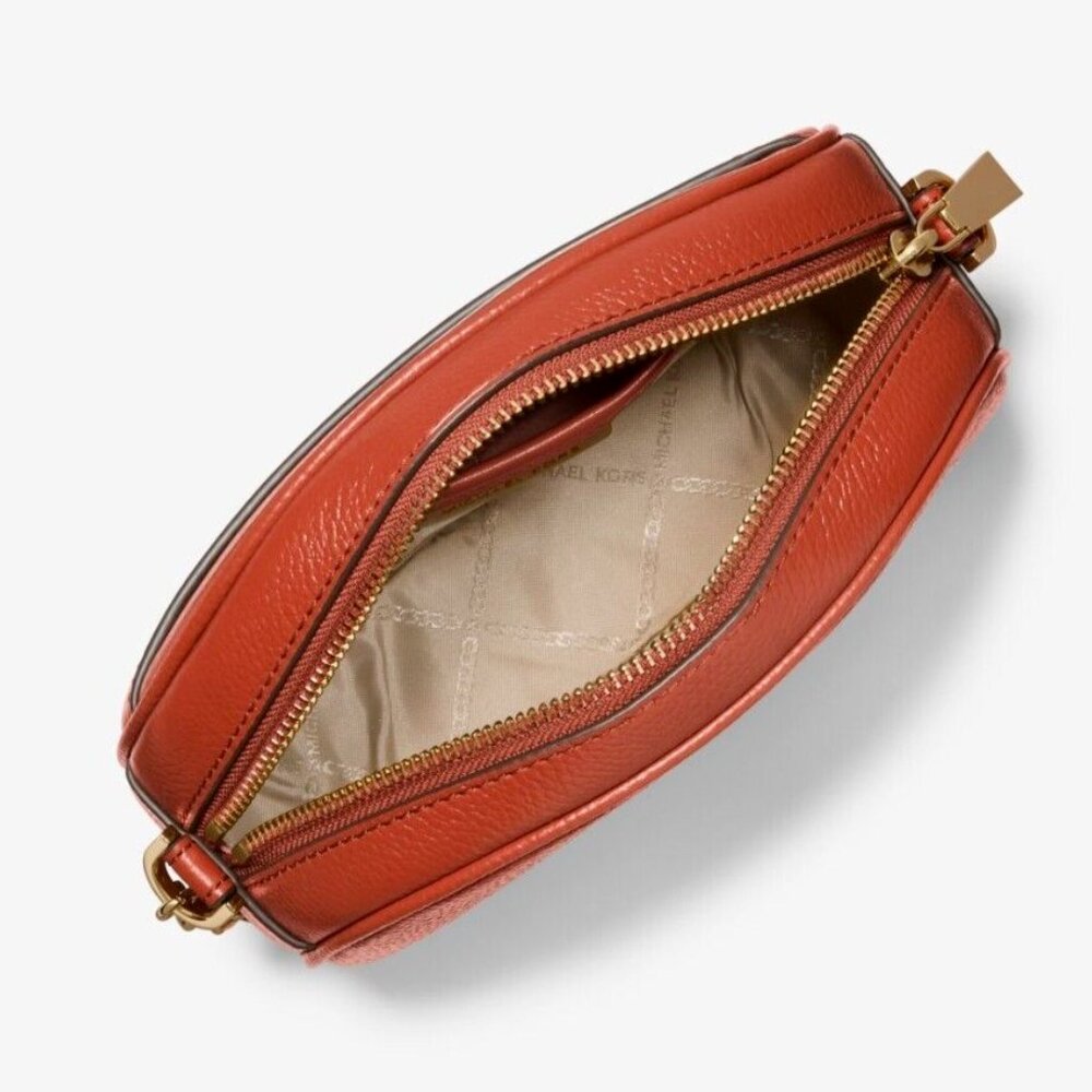 Michael Kors Jet Set Charm Bag ⭐️NWT!⭐️ Host Pick🤩 - Picture 2 of 7